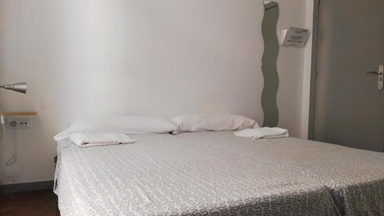 Triple Room,1589252755:JPEG